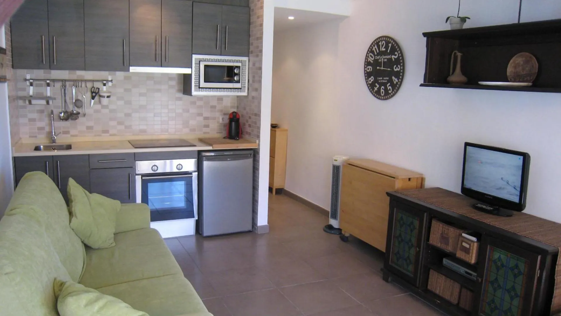 Estudio Renovado Con Acceso Directo A La Playa, Piscina Y Jardin En L'Estartit - Es-323-35 0*,  ספרד